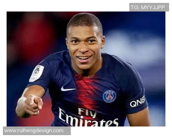 足球颜值天花板大集合：这些球星的迷人面容让你眼前一亮